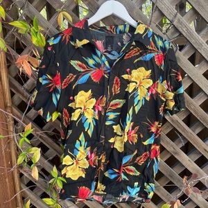 H & M / Size S / Unisex Button-Up Shirt